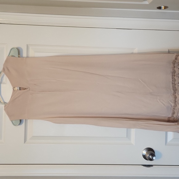 Tan boho lace dress with pockets. New with tags. - Picture 2 of 4